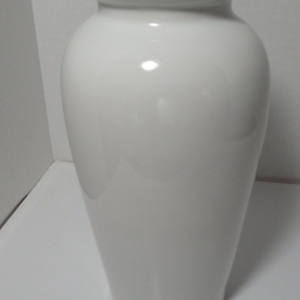 Classical White Ceramic Urn (Quantity 1)