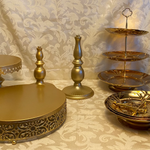 Gilded Tiered Servering Set (Quantity 1)